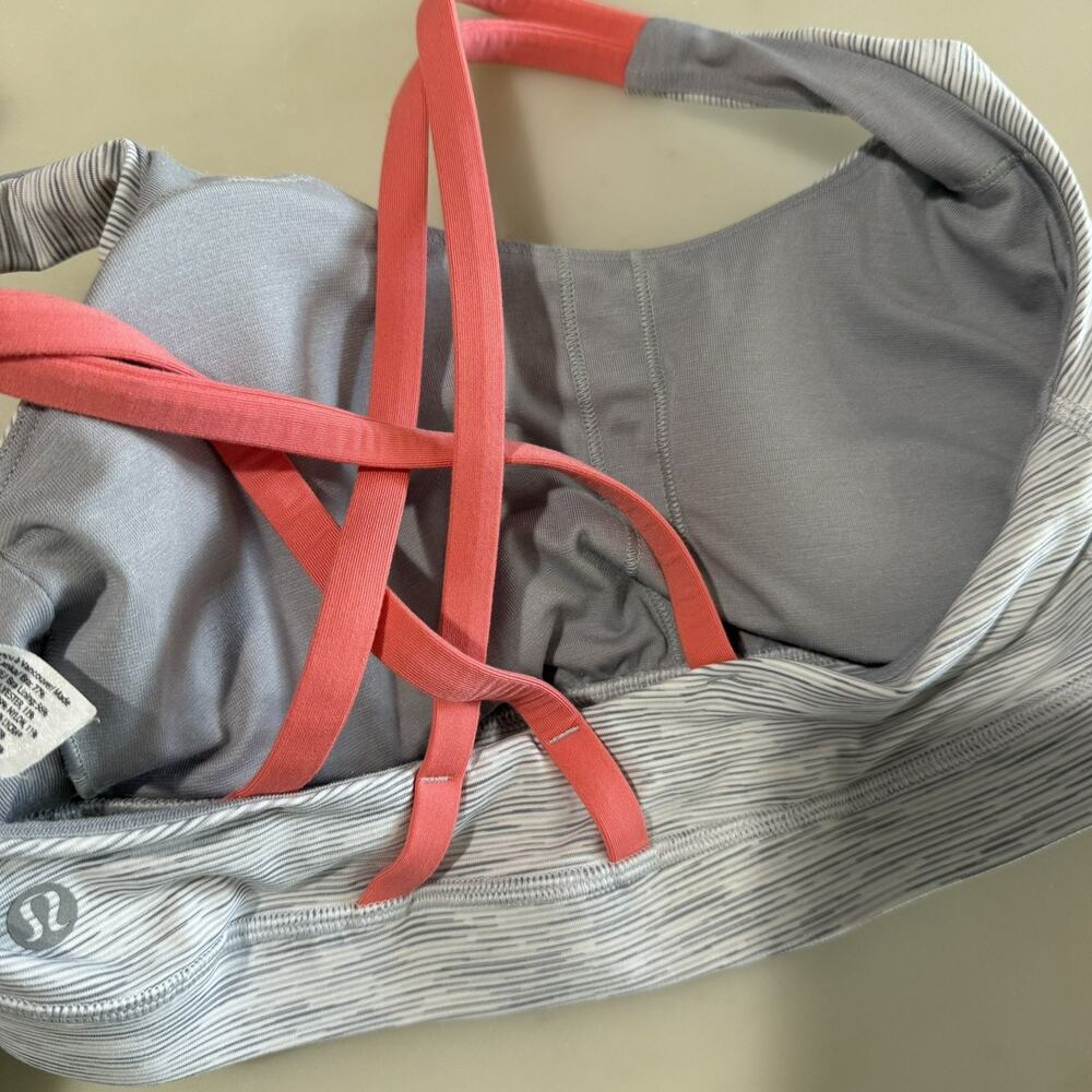 Lululemon Energy Bra Size 8 Gray Pink Built in Bra Medium Support Sports Pilates - Picture 7 of 9